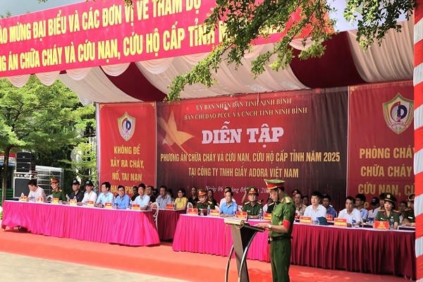 Các đại biểu dự buổi diễn tập.