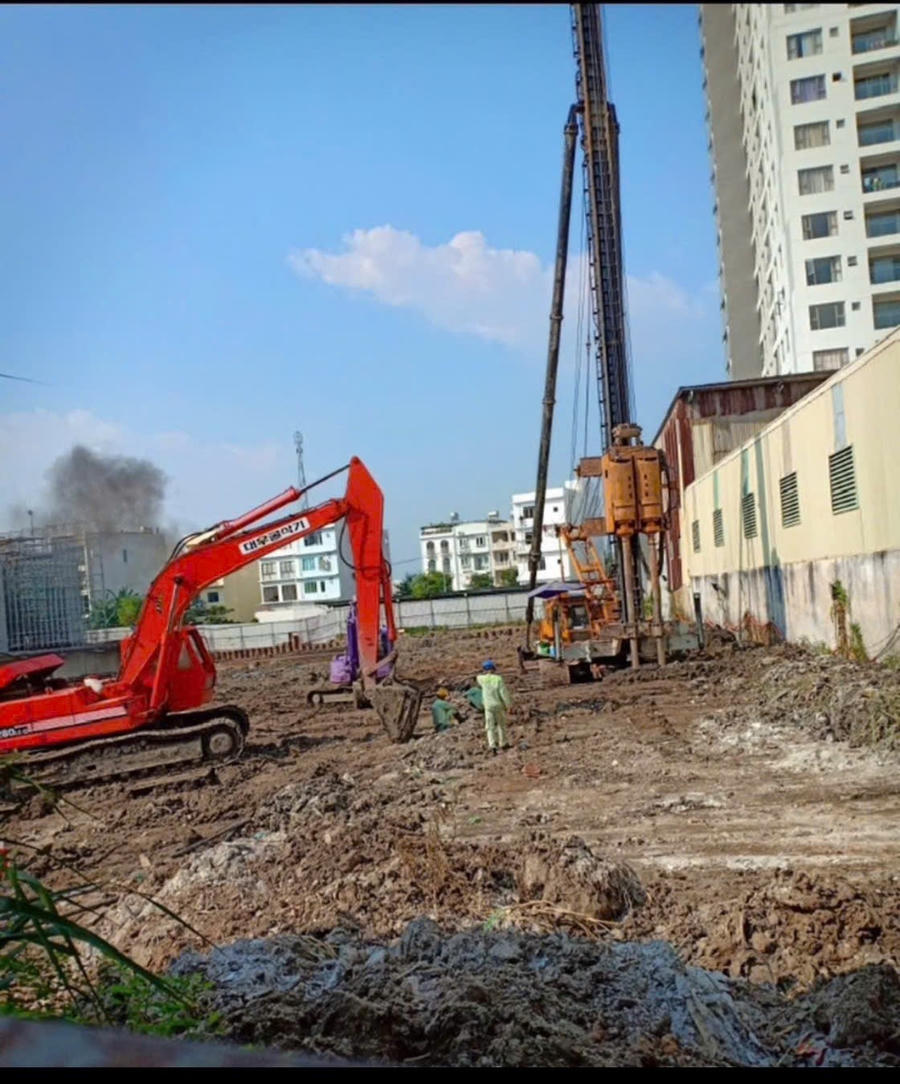 Thời điểm thi công dự án khu dân cư La Casa phường Phú Thuận dính nhiều sai phạm trong linh vực đất đai và xây dựng.