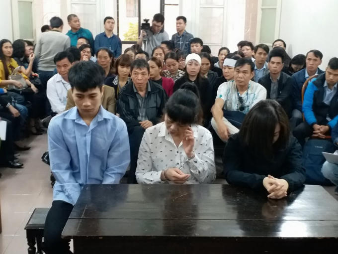 Các bị cáo trong phiên xét xử.