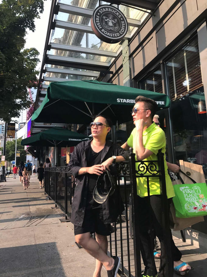 Ca sĩ Quang Linh và Đàm Vĩnh Hưng ở Châu Âu.