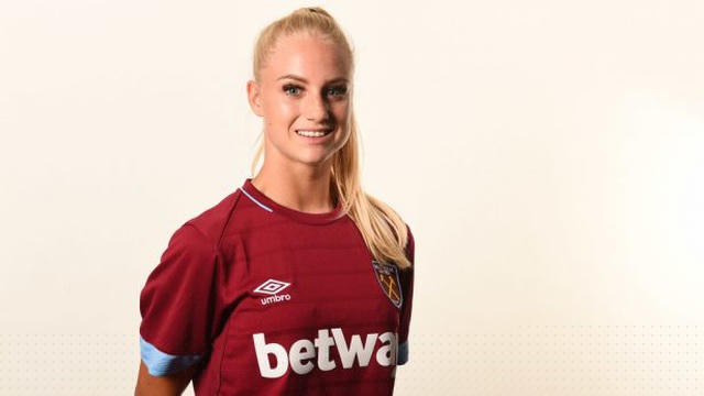Bông hồng xinh đẹp người Thụy Sĩ, Alisha Lehmann hiện đang khoác áo đội nữ Everton dưới dạng cho mượn từ West Ham United.