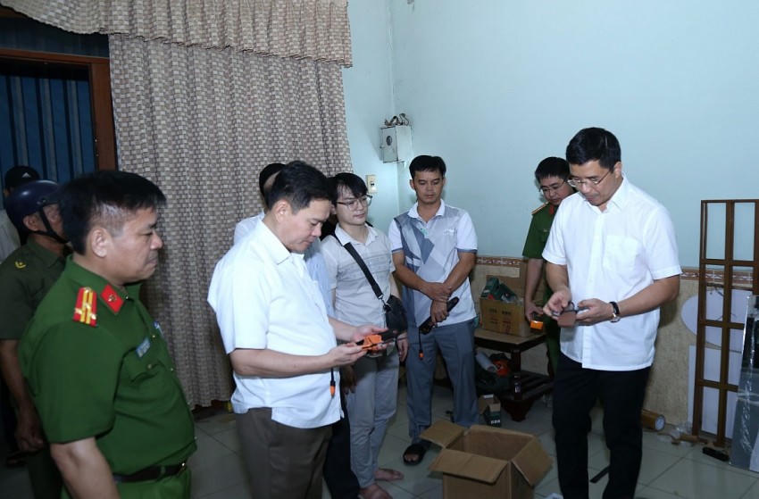 Đồng chí Giám đốc Công an tỉnh trực tiếp đến hiện trườngchỉ đạo công tác kiểm tra