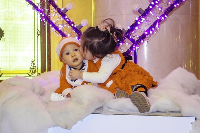 Phố phường H&agrave; Nội lung linh đ&oacute;n Gi&aacute;ng sinh