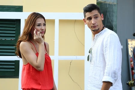 Đang mang bầu, Hồng Quế vẫn l&agrave;m vedette trong S&agrave;i G&ograve;n Đ&ecirc;m Thứ 7