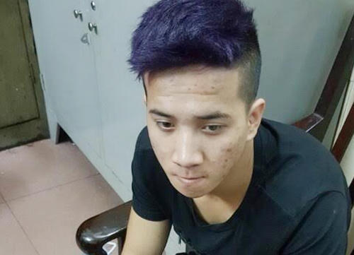 Hiếu tại cơ quan công an