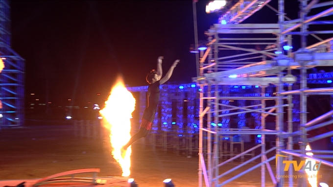  … và chỉ chịu dừng lại tại “Cú nhảy phi thường”