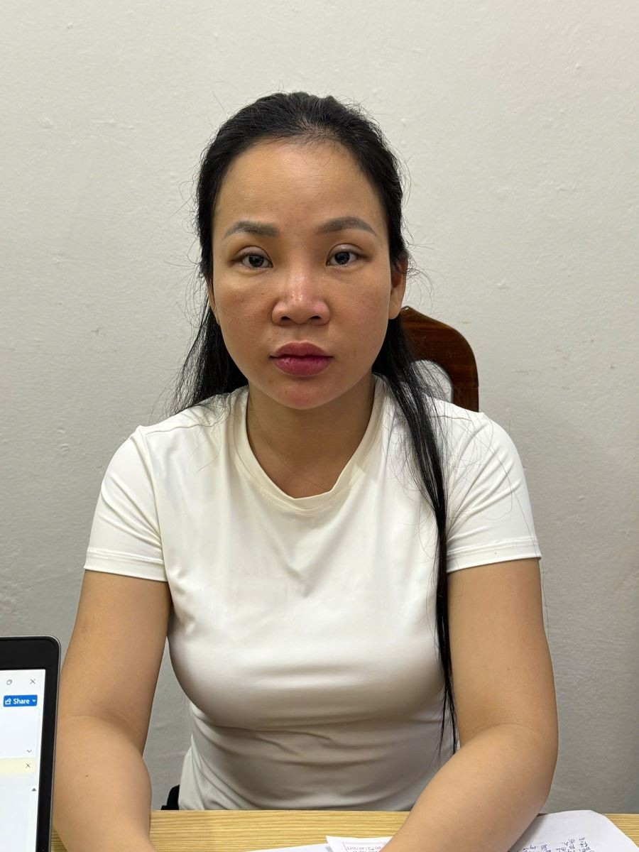 Đối tượng cô đồng "Nhung đồng xinh" bị cơ quan chức năng triệu tập. (Ảnh: Công an tỉnh Phú Thọ)