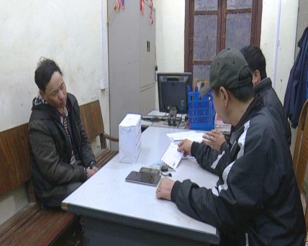 Đối tượng Vàng Trống Nu tại cơ quan điều tra.