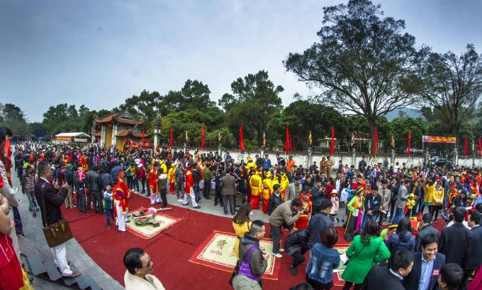 Độc đáo Hội thi gói bánh chưng Côn Sơn - Kiếp Bạc