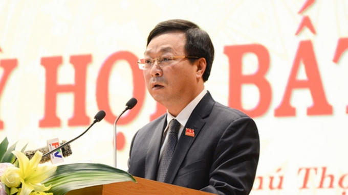 HĐND tỉnh Phú Thọ đã bỏ phiếu bầu ông Bùi Văn Quang, Phó Bí thư Thường trực Tỉnh ủy giữ chức Chủ tịch UBND tỉnh khóa XVIII với số phiếu tín nhiệm đạt 100%. Trong ảnh: Ông Bùi Văn Quang phát biểu nhậm chức Chủ tịch UBND tỉnh Phú Thọ