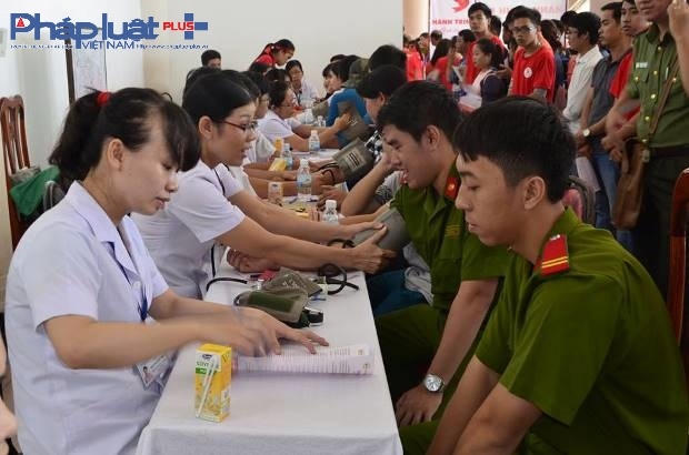 Từ ngày 16 đến 17/7, đoàn vận động tục hành trình đến với tỉnh Cao Bằng, với chủ đề “Nghĩa tình non nước Cao Bằng” sau hai ngày hoạt động, rất nhiều hoạt động ý nghĩa đã thu hút được đông đảo các cá nhân, tập thể tham gia tình nguyện hiến máu. Kết thúc hai ngày làm việc, hơn 400 đơn vị máu đã được mang về. Từ những nguồn máu quý giá này sẽ thắp lên hy vọng sống cho hàng nghìn bệnh nhân đang cần máu để cứu chữa.