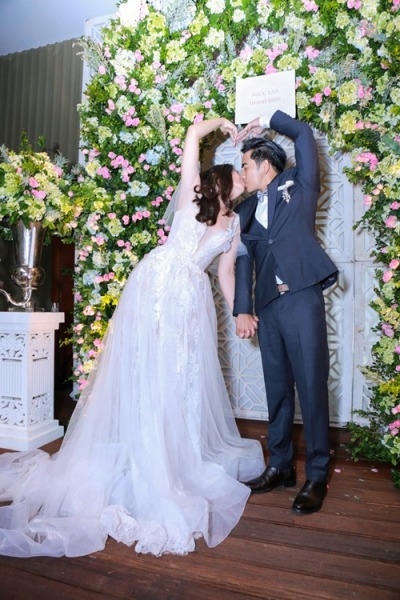 Cả 2 quen nhau cách đây 10 năm và từng là bạn bè thân của nhau.