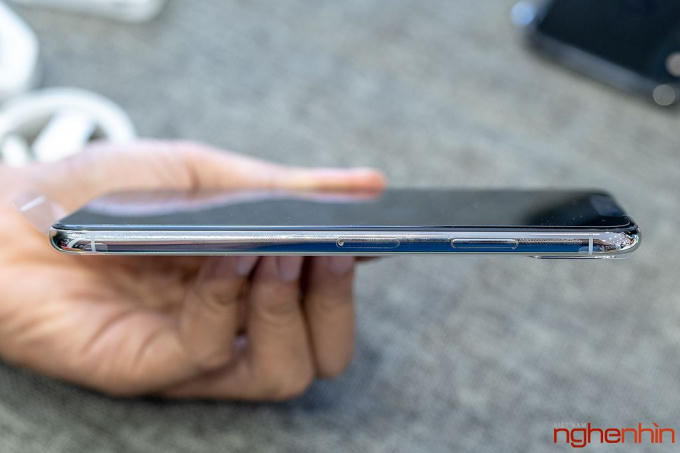 Cận cảnh iPhone XS Max 256GB đầu ti&ecirc;n tại Việt Nam