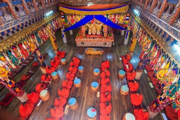 Bhutan là đất nước Phật giáo với hơn 2/3 dân số theo đạo Phật. Ảnh: internet.