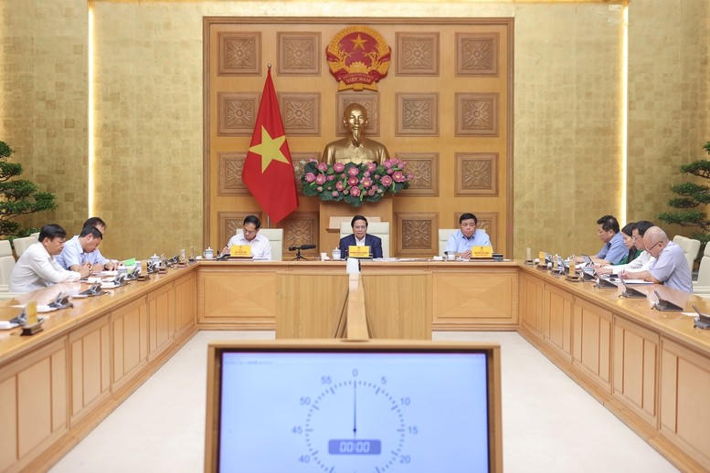 Thủ tướng Phạm Minh Chính chủ trì cuộc họp nhằm rà soát tiến độ và thúc đẩy triển khai các dự án đường sắt trọng điểm.