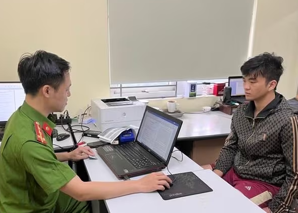 Đối tượng Nguyễn Đức Anh tại cơ quan Công an.