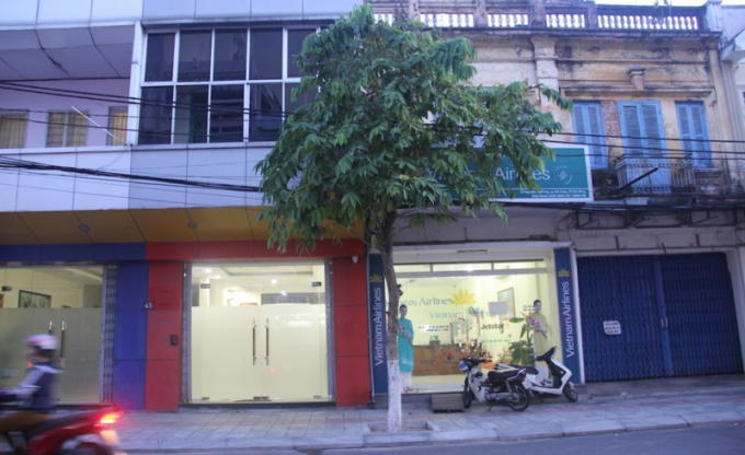 Hai nhà 45 và 47 Nguyễn Thái Học. Ảnh: PLO