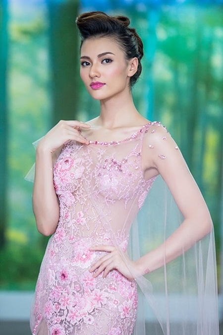 Đang mang bầu, Hồng Quế vẫn l&agrave;m vedette trong S&agrave;i G&ograve;n Đ&ecirc;m Thứ 7