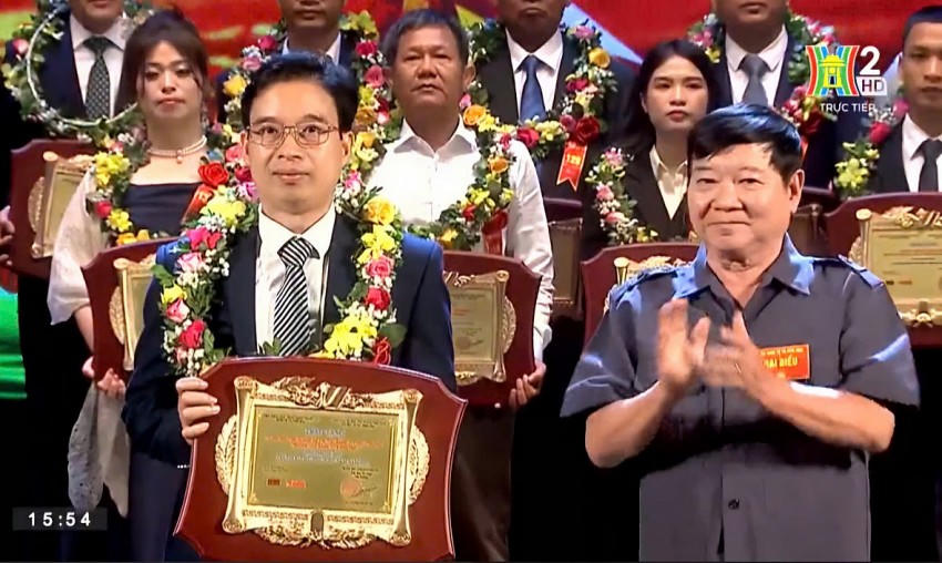 Chương trình được phát sóng trực tiếp trên kênh Truyền hình Hà Nội 2.