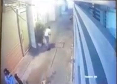 Ngá»§ quên không khóa cá»a, Há» Quang Hiếu bá» trá»m xe SH