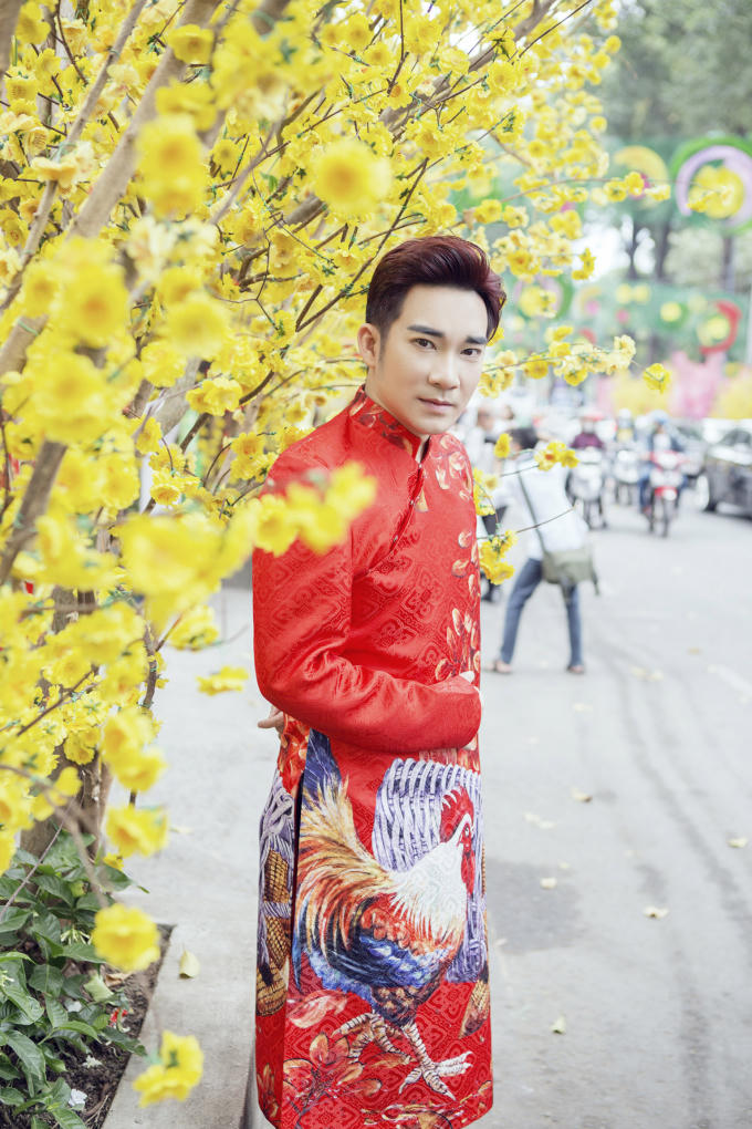 Quang H&agrave;, Uy&ecirc;n Trang t&igrave;nh tứ dạo phố xu&acirc;n