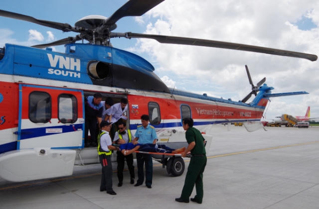 Cấp cứu kịp thời một chiến sỹ bị thương nặng từ quần đảo Trường Sa