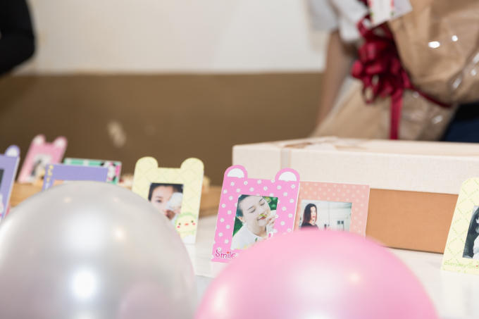 Hoàng Oanh gọi điện tỏ tình Hoàng Yến Chibi, Jun Vũ tại buổi họp fan