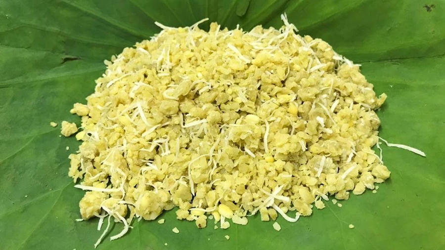 Cốm Mễ Trì được làm từ nhiều loại lúa khác nhau nhưng ngon nhất vẫn là lúa nếp cái hoa vàng. Ảnh internet