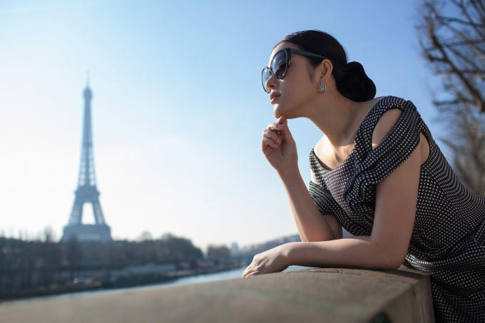 Lý Nhã Kỳ mơ màng giữa Paris hoa lệ