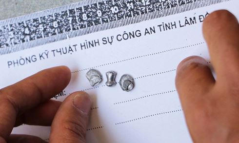 Đạn chì tìm thấy ở hiện trường.