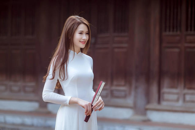 Phạm Bích tâm sự: “Vì năm cuối nên thời gian của mình khá bận rộn, hầu hết thời gian mình dành để nâng cao những kiến thức chuyên ngành phục vụ cho công việc sau này. Mình tin rằng ai rồi cũng đạt được ước mơ chỉ cần chúng ta không ngừng nỗ lực và cố gắng”