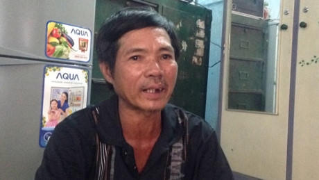 Anh Hòa, người đầu tiên phát hiện vụ sập cầu và báo tin cho các nhân viên gác chắn, ngăn kịp thời thảm họa.