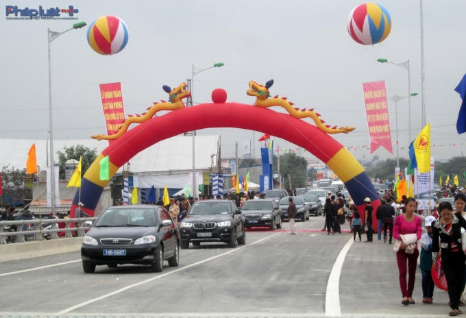 Hôm nay, cầu Tân Phong chính thức đi vào hoạt động.