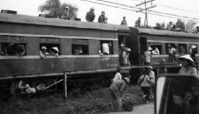 Những chuyến tàu thời bao cấp từng là mảnh đất kiếm ăn của những tay giang hồ. (Hình minh họa)