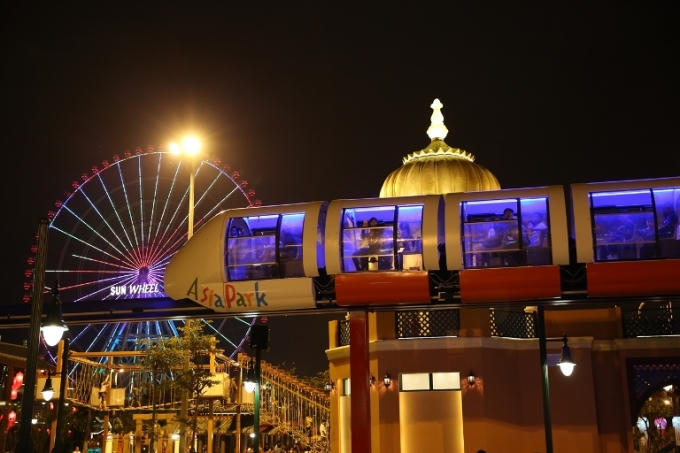 Hệ thống Monorail hiện đại tại Asia Park.