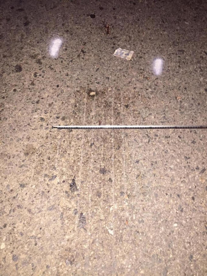 Vết lốp để lại hiện trường.