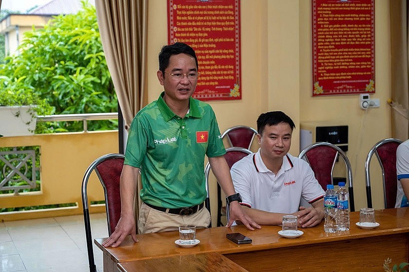 Tiến sĩ Vũ Hoài Nam chia sẻ những khó khăn mà thầy và trò Trường Mầm non Tân Hợp đang gặp phải.