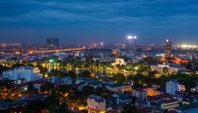 "Đêm hồ Gươm" của Lê Ngọc Huy.