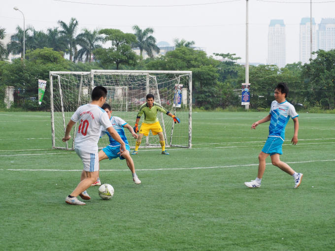 Vượt qua Tiền Phong, b&aacute;o Ph&aacute;p luật Việt Nam v&agrave;o chung kết Press Cup 2017