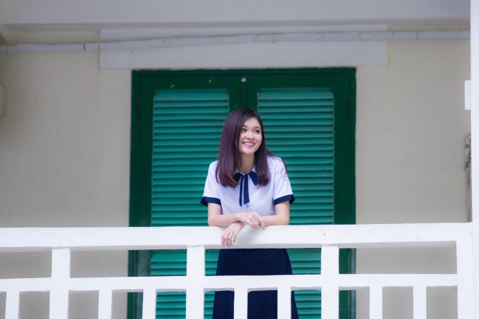 &Aacute; hậu Thuỳ Dung khoe n&eacute;t đẹp trong veo với đồng phục nữ sinh