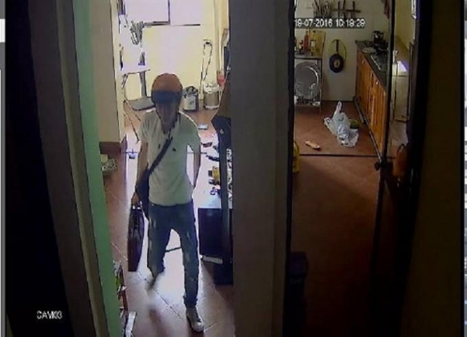 Hai tên trộm đột nhập vào nhà và cuốm đi số tài sản trị giá hơn 100 triệu.