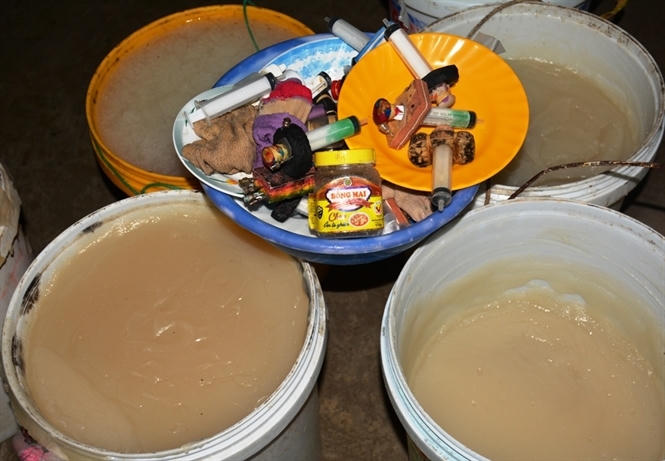 Bắt quả tang lượng lớn t&ocirc;m đang bơm tạp chất tại C&ocirc;ng ty Quốc &Aacute;i