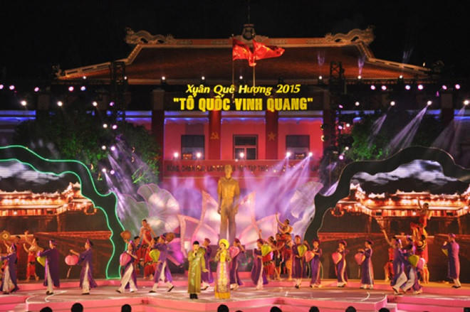 Chương trình "Xuân quê hương" đã trở thành sự kiện lớn, thu hút sự tham dự của đông đảo kiều bào về quê hương đón Tết, được kiều bào chờ đón mỗi dịp Tết đến, Xuân về. Ảnh: baoquocte.vn.