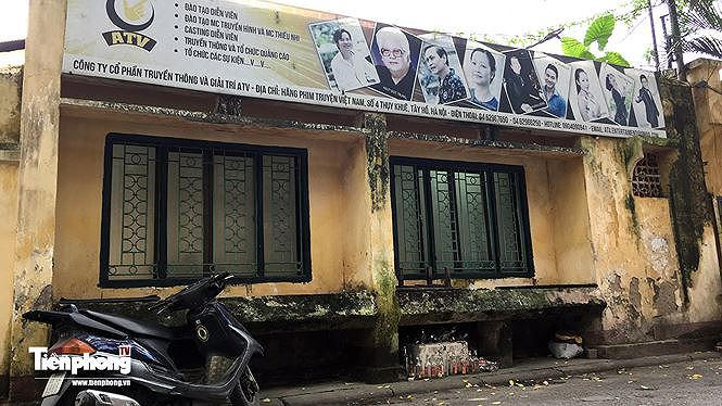 Nhiều lùm xùm xung quanh việc cổ phần hóa Hãng phim Truyện Việt Nam.