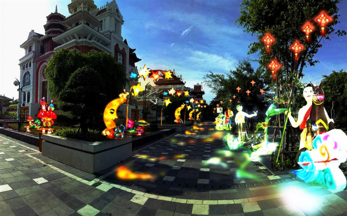 Hình ảnh chú Cuội, chị Hằng trong lễ Trung thu tại Sun World Danang Wonders.