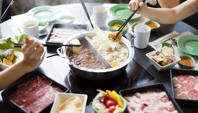 9 người trong một gia đình Hong Kong nhiễm nCov sau khi ăn lẩu cùng nhau. (Ảnh minh họa: SCMP)