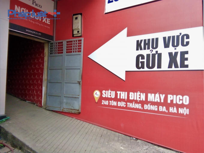 Muốn vào Công ty phải đi qua lối để xe của Siêu thị Pico, có địa chỉ tại số 240 Tôn Đức Thắng