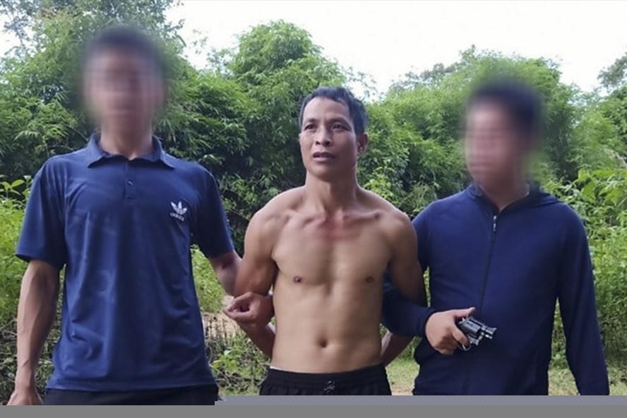 Đối tượng trốn truy nã Lò Văn Thương bị bắt giữ. Ảnh: CACC