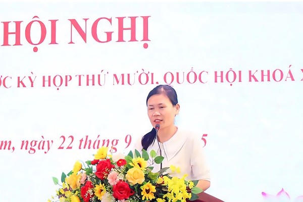 Cử tri xã Thanh Liêm nêu ý kiến, kiến nghị tại buổi tiếp xúc.