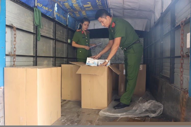 Công an kiểm tra
